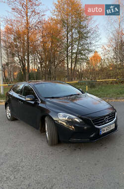 Volvo V40  2012