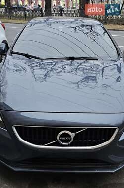 Volvo V40  2017