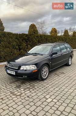 Volvo V40  2001