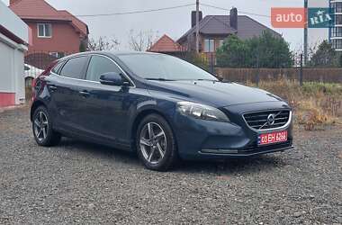 Volvo V40  2014