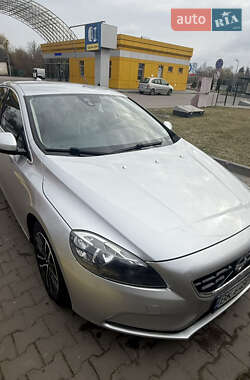 Volvo V40  2013