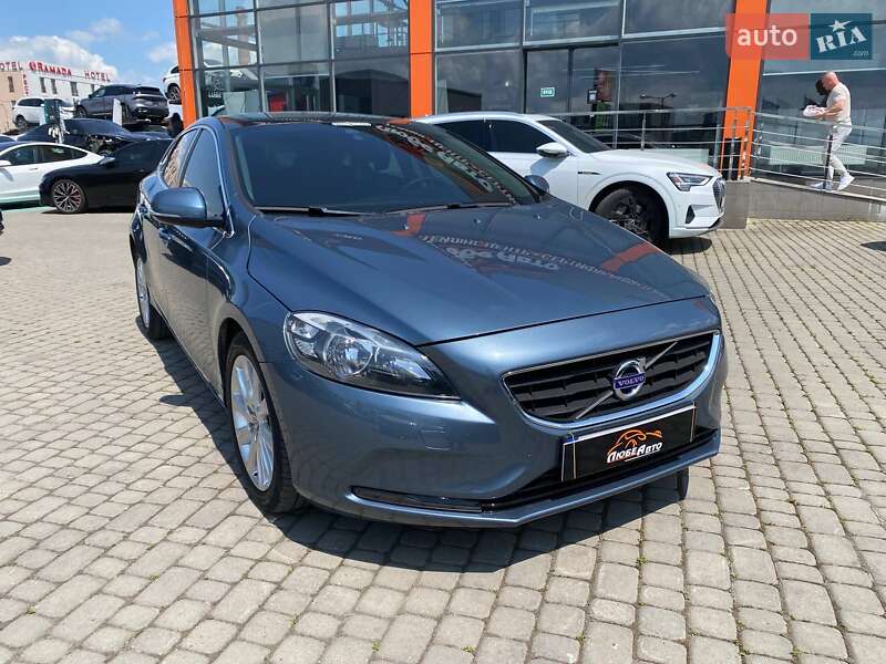 Volvo V40