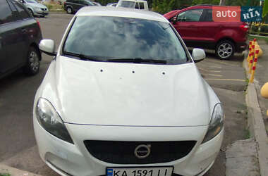 Volvo V40  2014