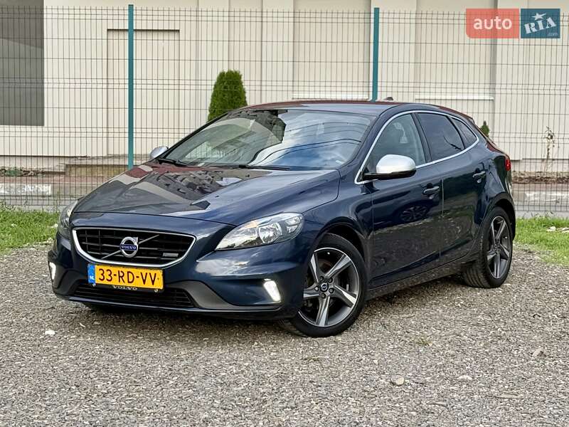 Хэтчбек Volvo V40