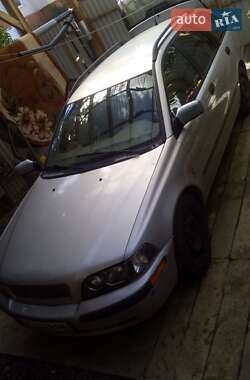 Volvo V40  2001