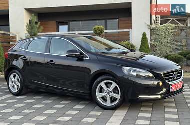 Volvo V40  2014