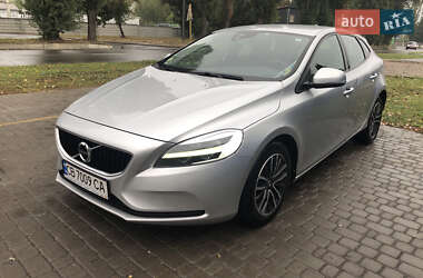 Volvo V40 2017