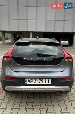Volvo V40  2015