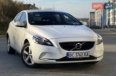 Volvo V40 2017