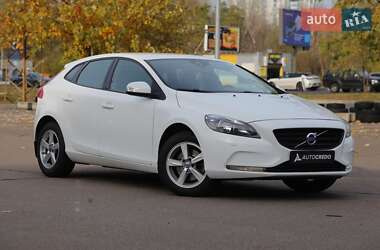 Volvo V40  2013