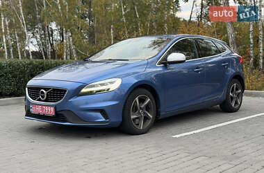 Volvo V40 2017