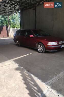 Volvo V40  1998