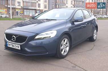 Volvo V40  2018