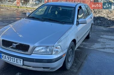 Volvo V40  1998