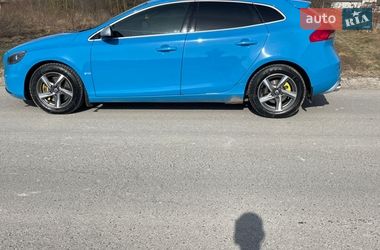 Volvo V40  2014