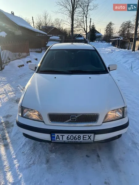 Volvo V40 1998