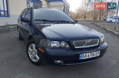 Volvo V40  2003