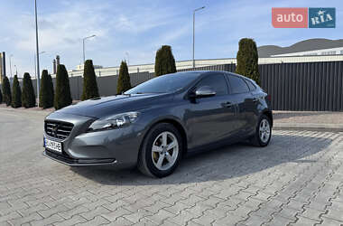 Volvo V40  2012