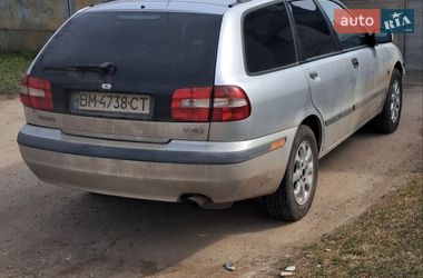 Volvo V40  2002