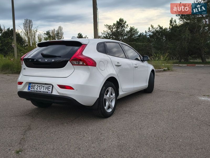 Volvo V40