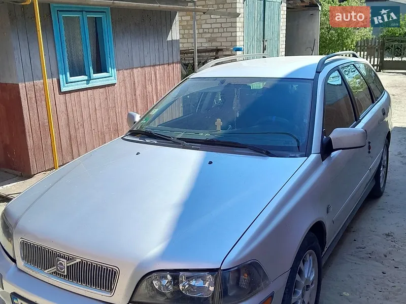 Volvo V40 2003