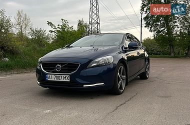 Volvo V40  2015