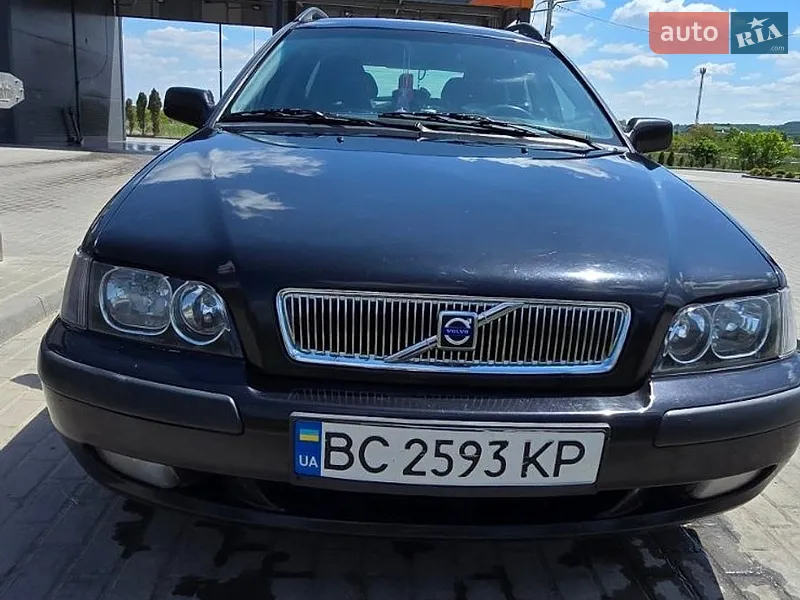 Volvo V40 2003