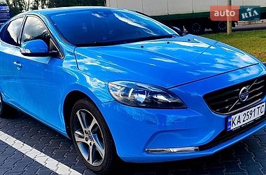 Хэтчбек Volvo V40 2013 в Киеве