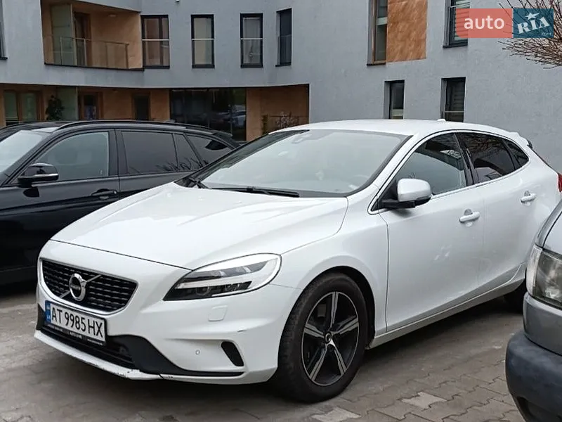 Volvo V40 2018