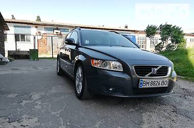 Volvo V50  2010