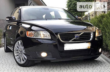 Volvo V50  2010