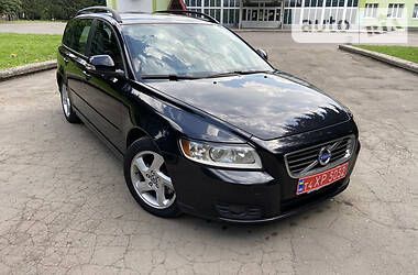 Volvo V50 MOMENTUM BLIS 2010