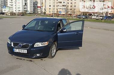 Volvo V50  2011