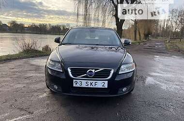 Volvo V50  2011