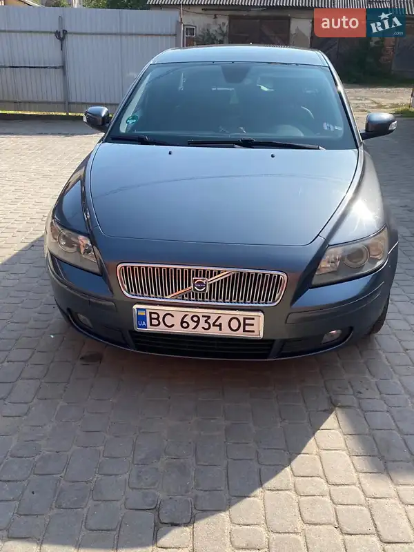 Volvo V50