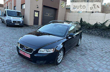 Volvo V50  2011