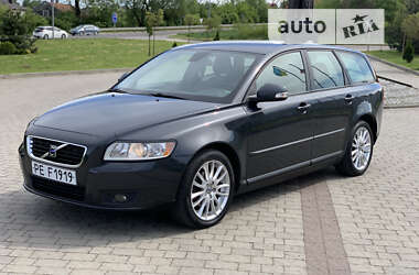 Volvo V50  2010