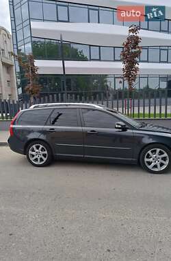 Volvo V50  2010