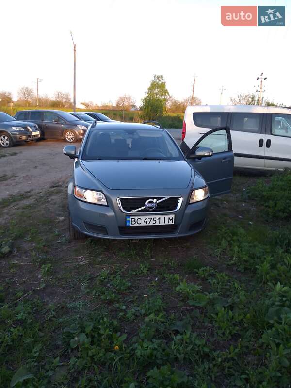 Volvo V50