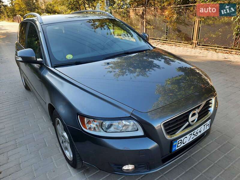 Універсал Volvo V50