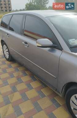 Volvo V50  2004