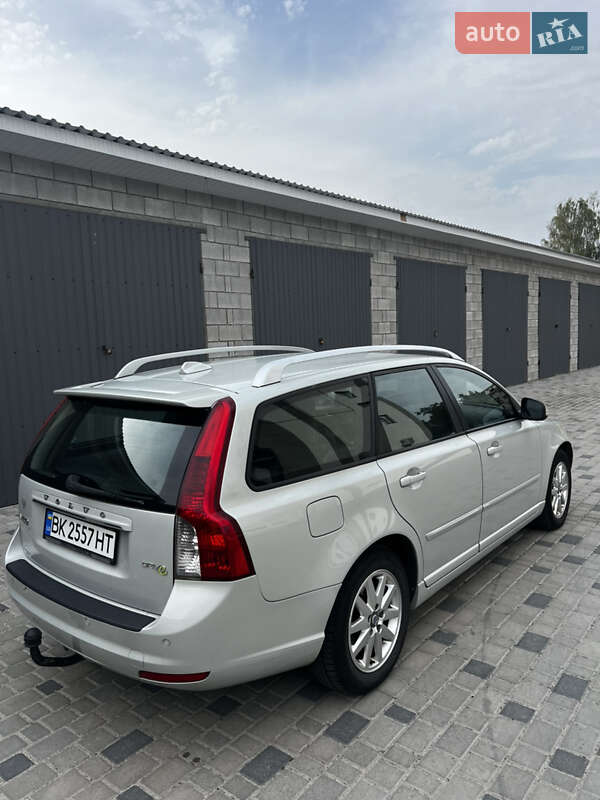 Volvo V50