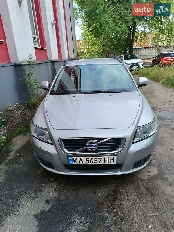 Volvo V50