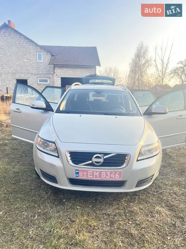 Volvo V50