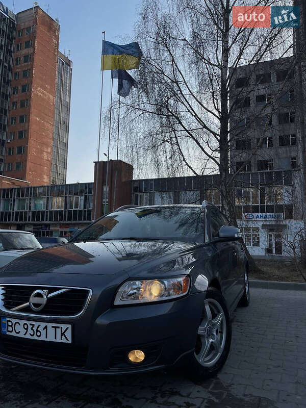 Универсал Volvo V50