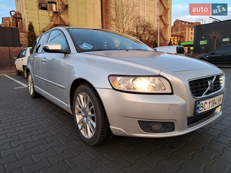 Volvo V50