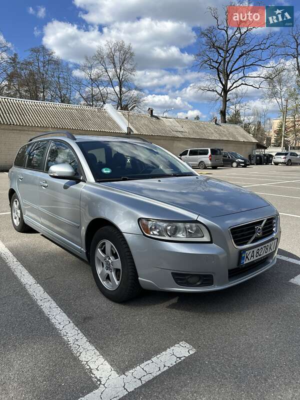Volvo V50