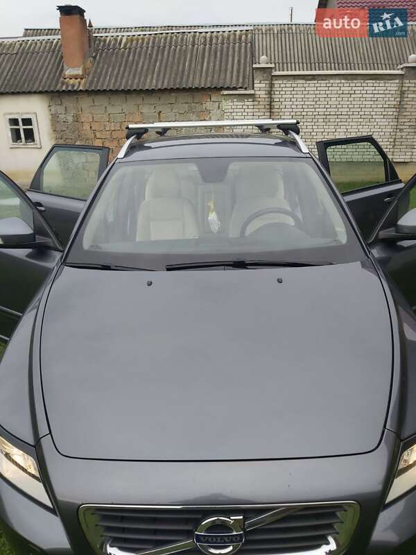 Volvo V50