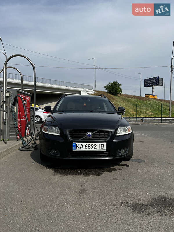 Универсал Volvo V50