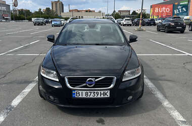 Volvo V50  2012